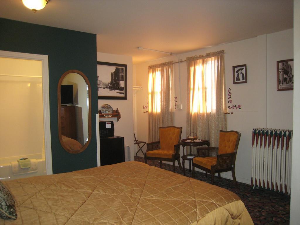 Deadwood Dick'S Hotel 객실 사진